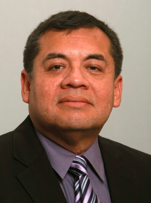 Dr. Mauro E. Castro